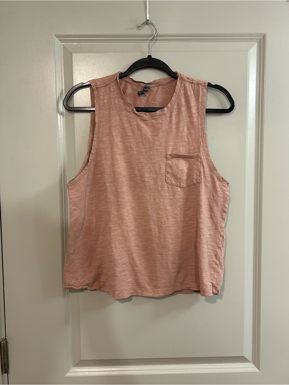 Vuori Women’s Washed Dusty Pink Muscle Tee with Chest Pocket